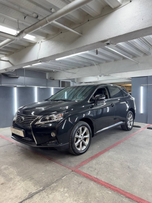 کارشناسی خودرو لکسوس در محل تهران