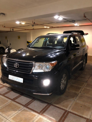 گزارش کارشناسی تویوتا لندکروز مدل 2012