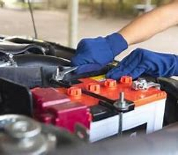 بهترین زمان تعویض باتری خودرو