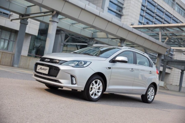 مشخصات و امکانات رفاهی MVM 315 پلاس اتوماتیک