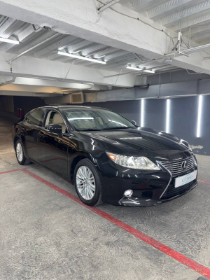 کارشناسی خودرو لکسوس در محل تهران