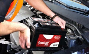 از کجا بفهمیم عمر باتری خودرو رو به اتمام است؟