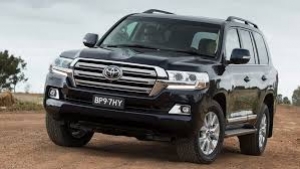 مشخصات فنی و ظاهری تویوتا لندکروز