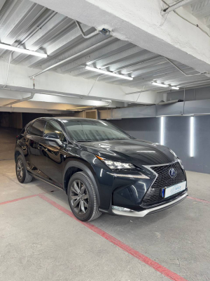 کارشناسی خودرو لکسوس در محل تهران